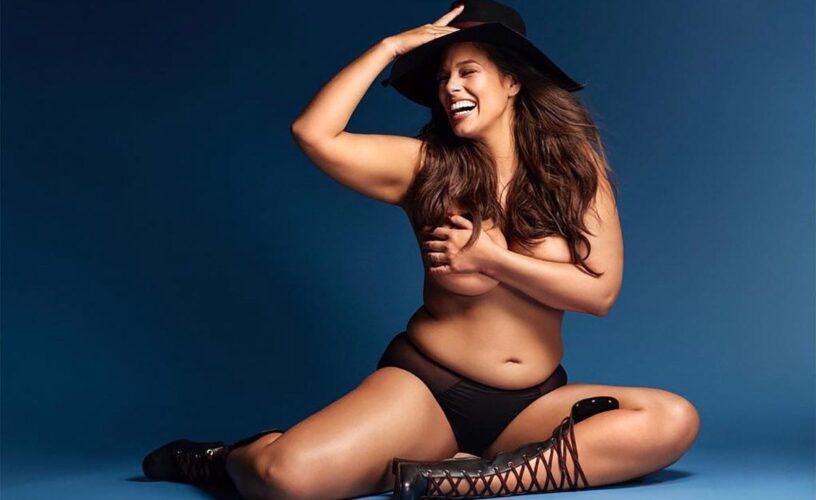 Ashley Graham: Θηλάζει τα δίδυμα της στο Instagram