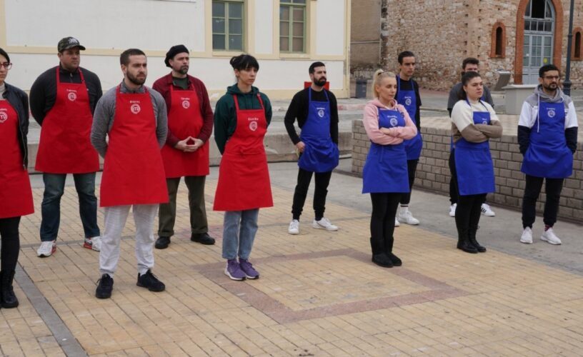 MasterChef: Μπλε και Κόκκινοι μαγειρεύουν για πρόσφυγες. 