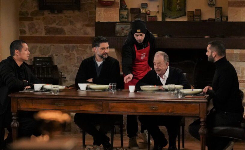 MasterChef: Ο Ηλίας Μαμαλάκης τρολάρει τον Κοντιζά