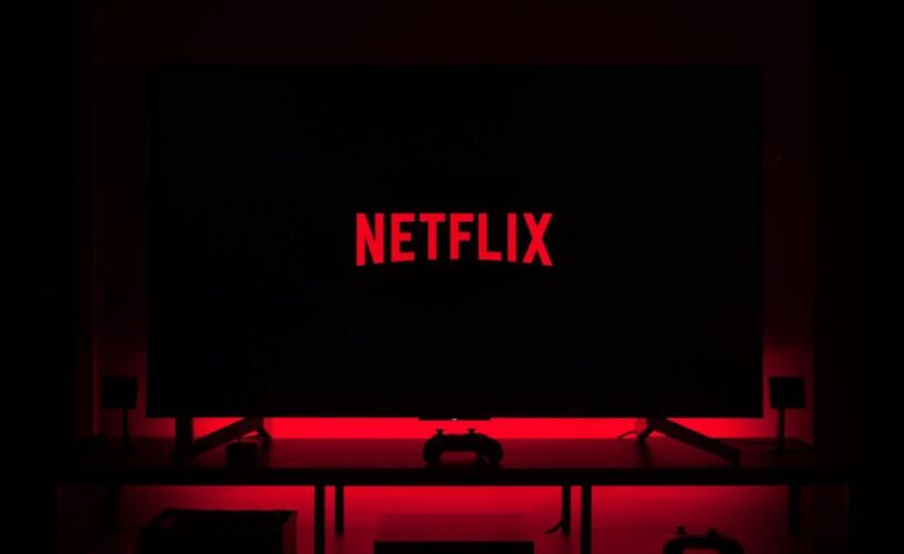 Netflix: Επιπλέον χρέωση για τους χρήστες που μοιράζονται τον λογαριασμό. 