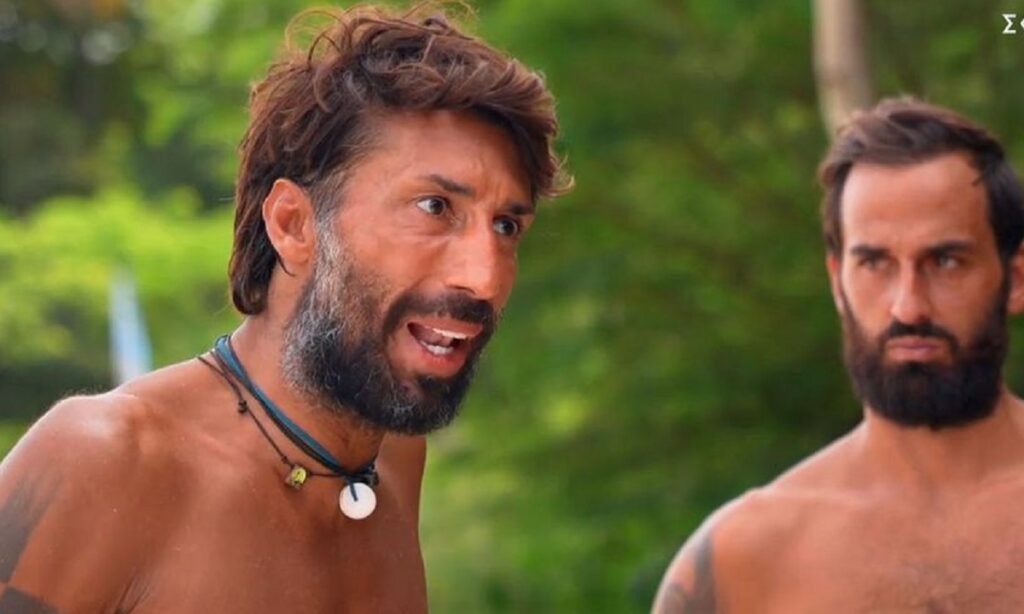 Survivor 24/5: Ο Κωνσταντίνος Εμμανουήλ ξεστόμισε βαριές κουβέντες προς όλη την ομάδα του