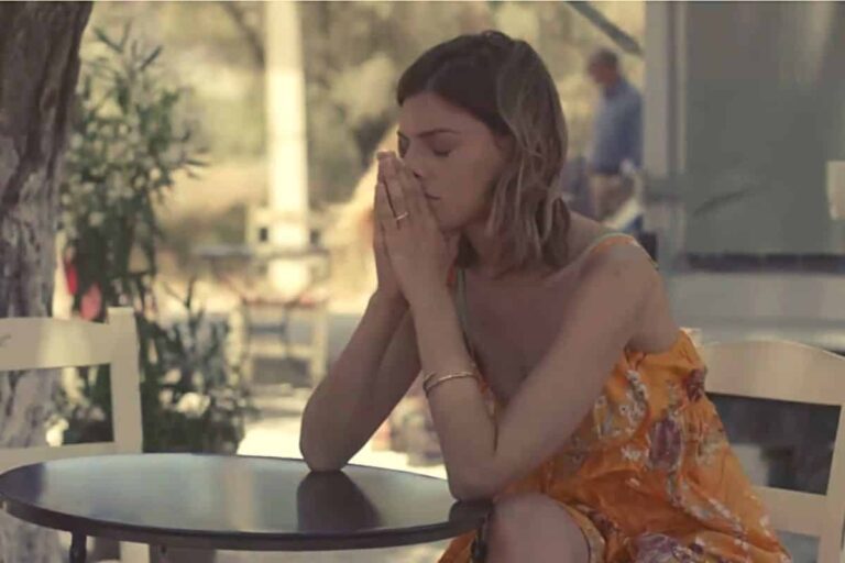 Ο Σασμός έρχεται με εξελίξεις τόσο για τους Σταματάκηδες όσο και τους Βρουλάκηδες! Τώρα που πλέον θα προβάλλονται πέντε επεισόδια την