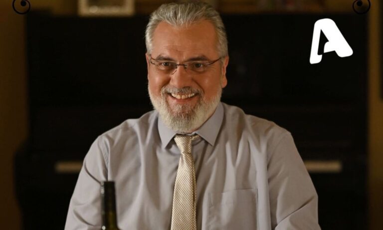 Ο ηθοποιός και αντιδήμαρχος Χαϊδαρίου Μάνος Πέτούσης αποκάλυψε τι είναι αυτό που θέλει ο «Δημήτρης» στο σήριαλ «Σασμός» στο οποίο μετέχει.