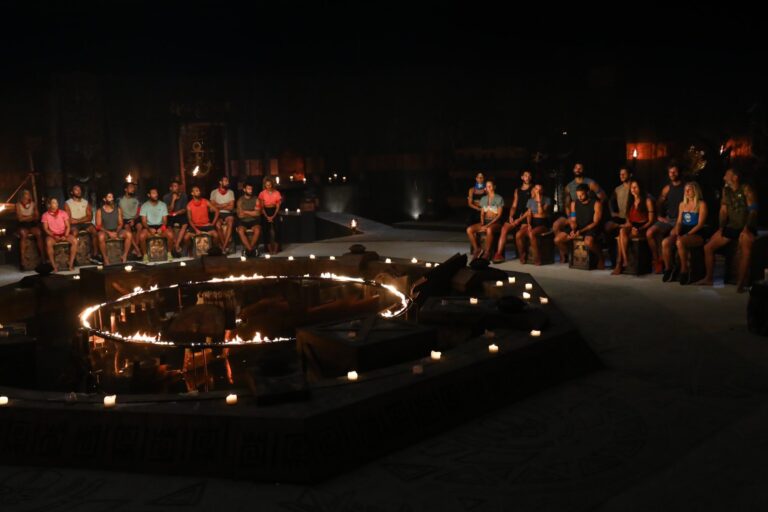 Το Survivor συνεχίζεται και οι παίκτες ξαμολιούνται προκειμένου να καταφέρουν να κατακτήσουν το σημερινό έπαθλο που δεν είναι άλλο