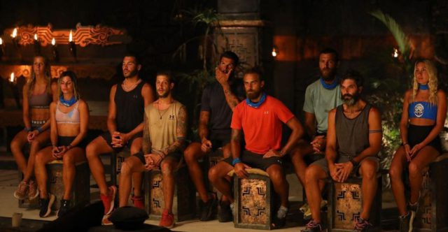 Και ενώ οι κόντρες καλά κρατούν στο Survivor, οι μπλε παίκτες έπρεπε για μία ακόμα φορά να ψηφίσουν τον τέταρτο υποψήφιο προς αποχώρηση