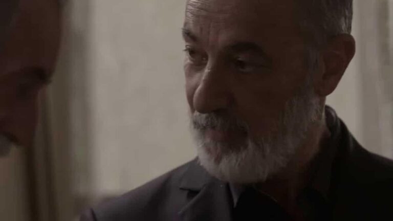 Αιματοβαμμένος αναμένεται και ο τρίτος κύκλος της σειράς του ALPHA, Σασμός. Φονικά, μυστικά και ψέματα κυριαρχούν στον καμβά των εξελίξεων.