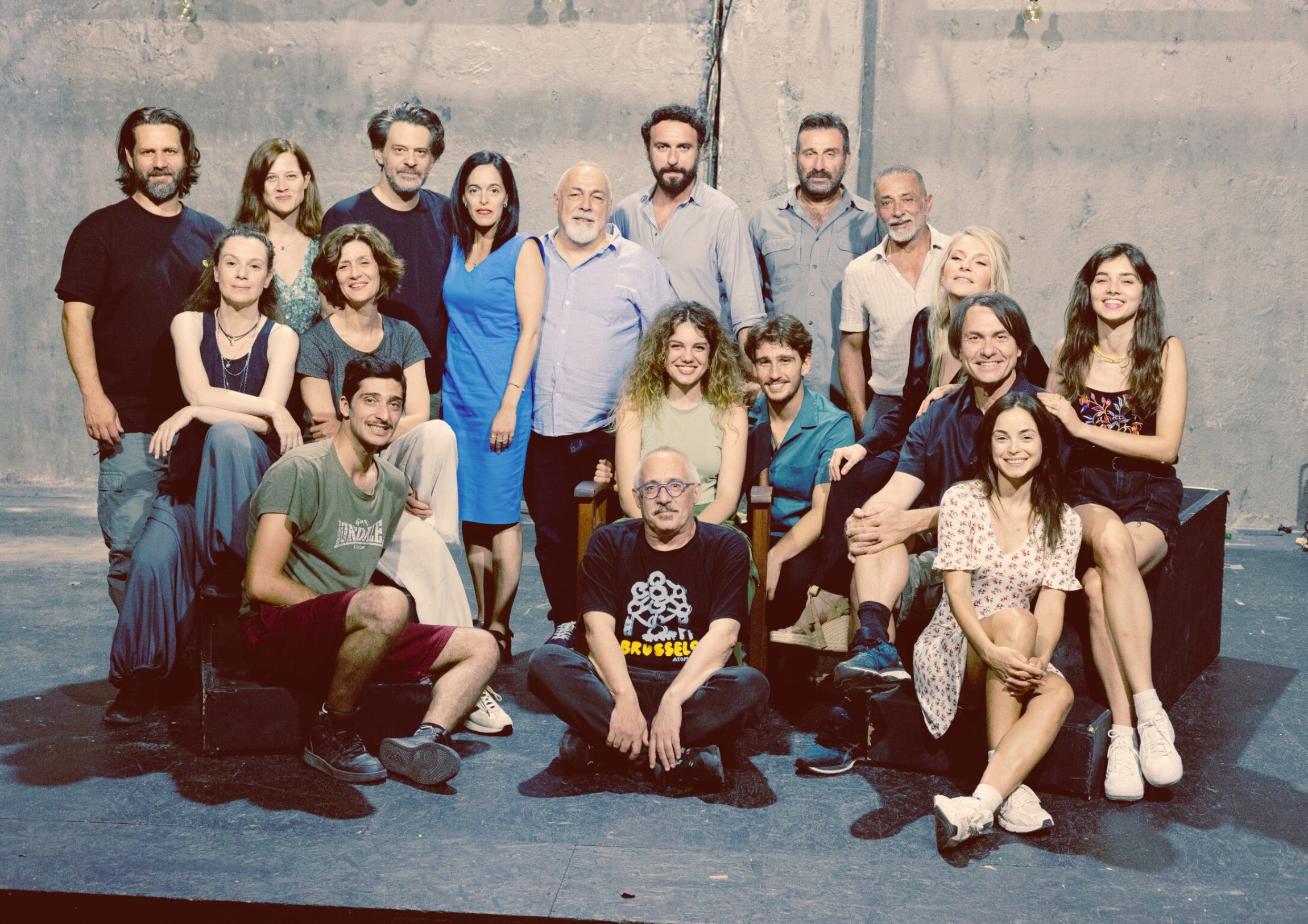 Η αριστουργηματική πλοκή των υποθέσεων των χαρακτήρων της σειράς, Το προξενιό της Ιουλίας είναι και το μυστικό που θα καθορίσε