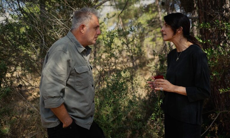 Τότε επιστρέφει στο MEGA με τον 3ο κύκλο, η γη της ελιάς