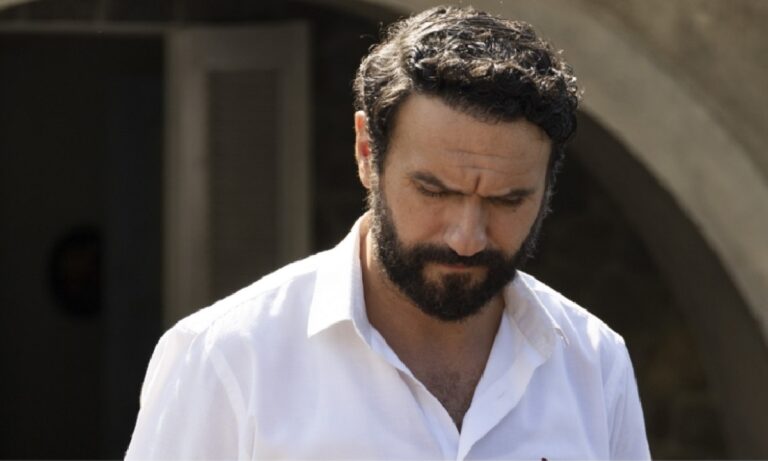 Τα νέα επεισόδια της σειράς Το Προξενιό της Ιουλίας, υπόσχονται ανατροπές και δυνατές συγκινήσεις. Ο γάμος του Γιωργίκη και της Ιουλίας πραγματοποιείται και η νεαρή κοπέλα καλείται να βάλει σε εφαρμογή το σχέδιό της για να του «φορτώσει» το παιδί που περιμένει. Το σπίτι του ανοίγει διάπλατα και ο ισχυρός άνδρας είναι χαρούμενος γιατί και […]