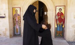 Η Γη της Ελιάς: Τέλος το μοναστήρι για τη Χάιδω- Επιστρέφει και αλλάζει ζωή