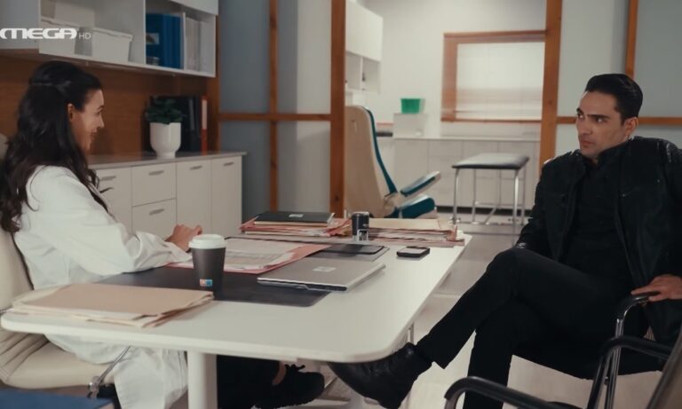 H Ασπασία στα επόμενα επεισόδια της σειράς του MEGA, Η Γη της Ελιάς, επιστρέφει στον Δημοσθένη και εκείνος πετάει στα σύννεφα μετά τη συμφιλίωσή τους. Παράλληλα όμως έχουν μια σοβαρή συζήτηση και ο Δημοσθένης αναγκάζεται να παραδεχτεί ότι η Ελένη παρίστανε την αρραβωνιαστικιά του προκειμένου να την κάνει να ζηλέψει… Η Θεοδώρα ικετεύει τη Μαργαρίτα να […]