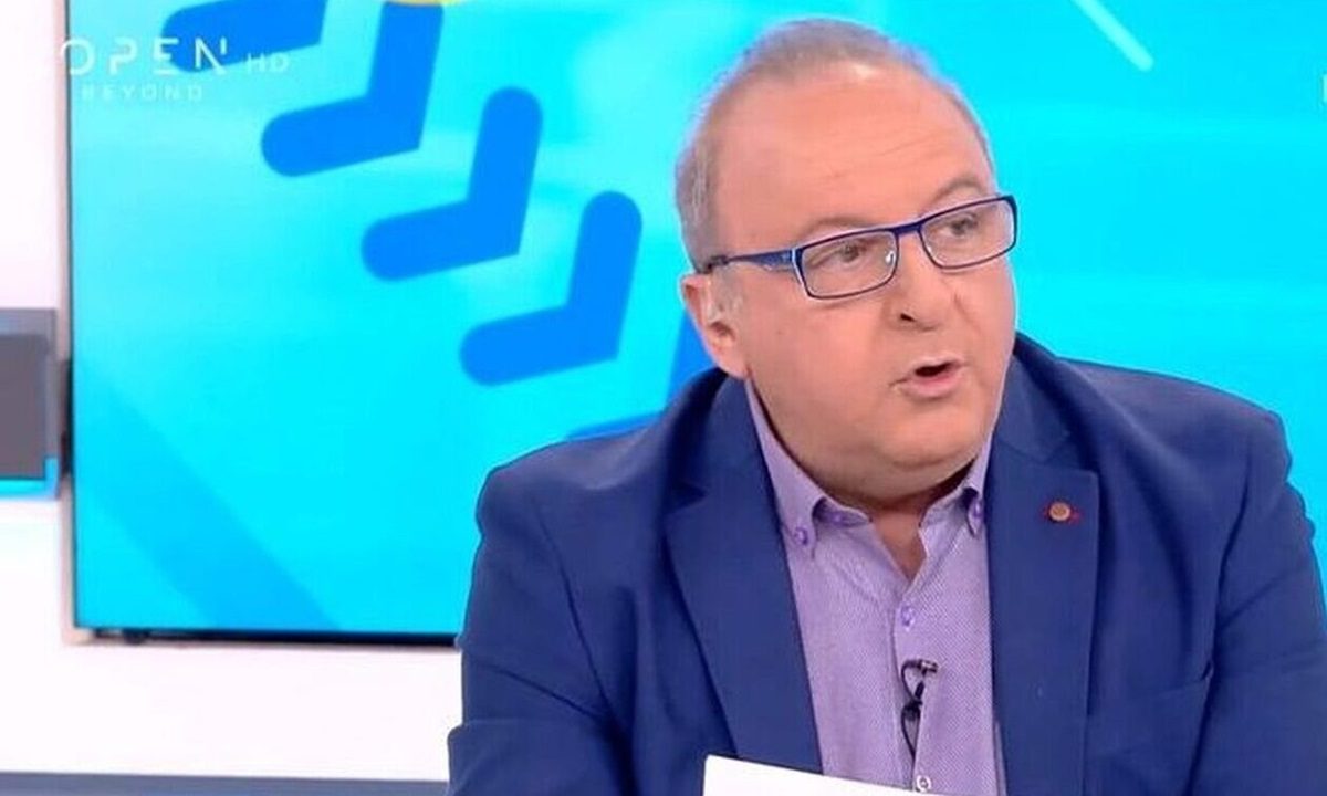 Ο Δημήτρης Καμπουράκης θα επιστρέψει τηλεοπτικά την προσεχή σεζόν μέσα από τη συχνότητα του Action 24. Δείτε αναλυτικά