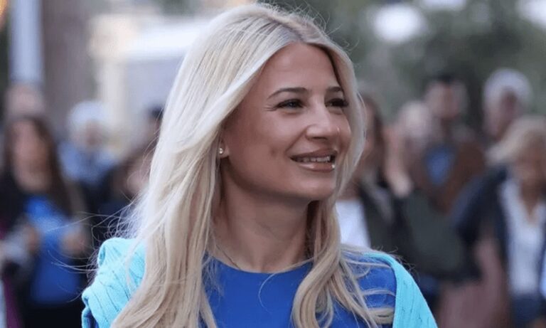 Δείτε τη Φαίη Σκορδά χωρίς ίχνος μακιγιάζ στις διακοπές της!