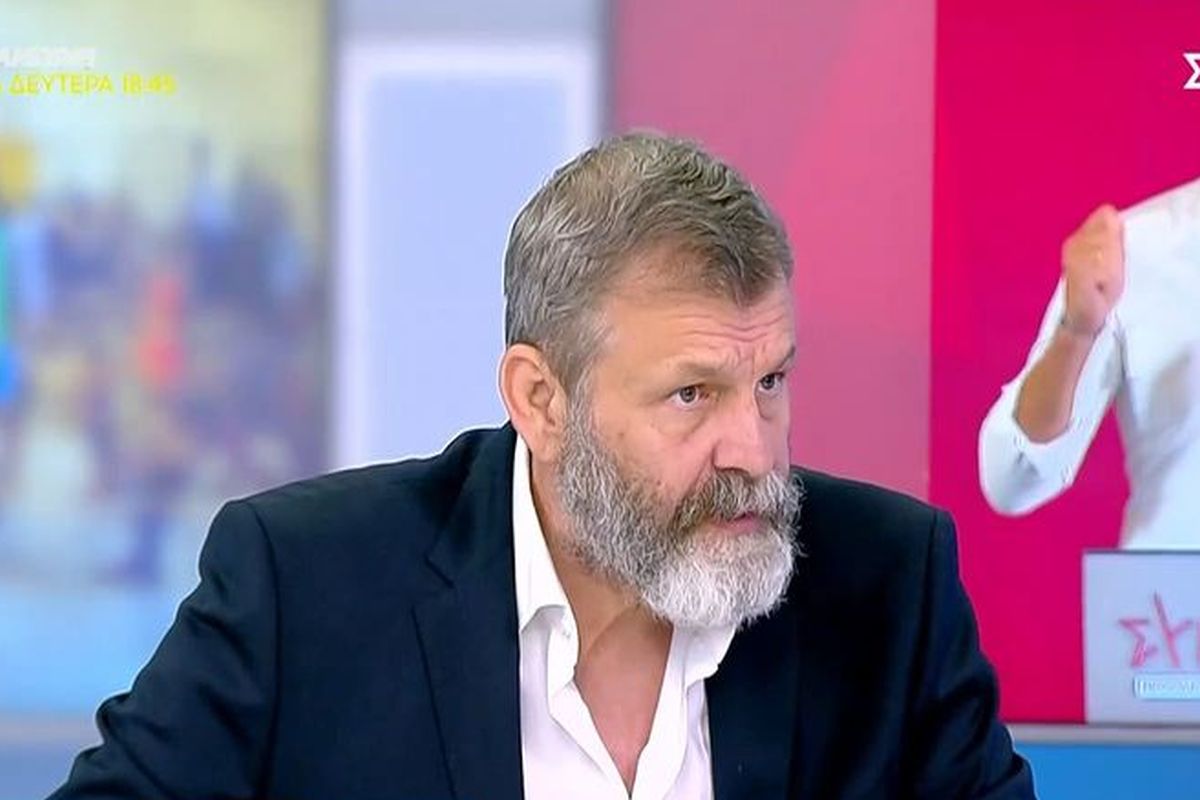 Ο Απόστολος Γκλέτσος ανακοίνωσε την υποψηφιότητά του για την ηγεσία του ΣΥΡΙΖΑ. Λίγες ώρες μετά την αποδοχή της πρότασης μομφής κατά του Στέφανου Κασσελάκη