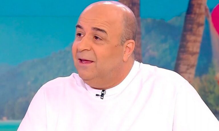 Μετά από όλα αυτά τα οποία ακούει για τον ίδιο και τις παραστάσεις του από τα media ο Μάρκος Σεφερλής βγαίνει στην αντεπίθεση.