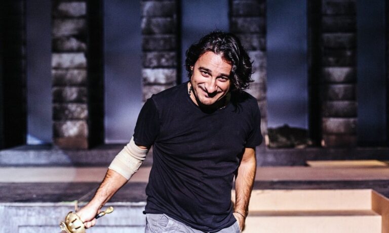 Ο Βασίλης Χαραλαμπόπουλος επιστρέφει στη τηλεόραση 