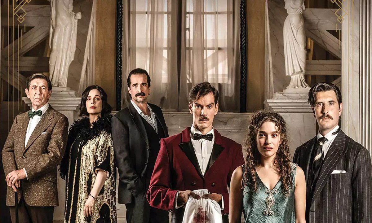 Grand Hotel: Αποκάλυψη «σοκ» για το παρελθόν του Ρήγα!
