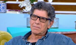 Γιάννης Μπέζος: Επιστρέφει στη τηλεόραση με κωμωδία!