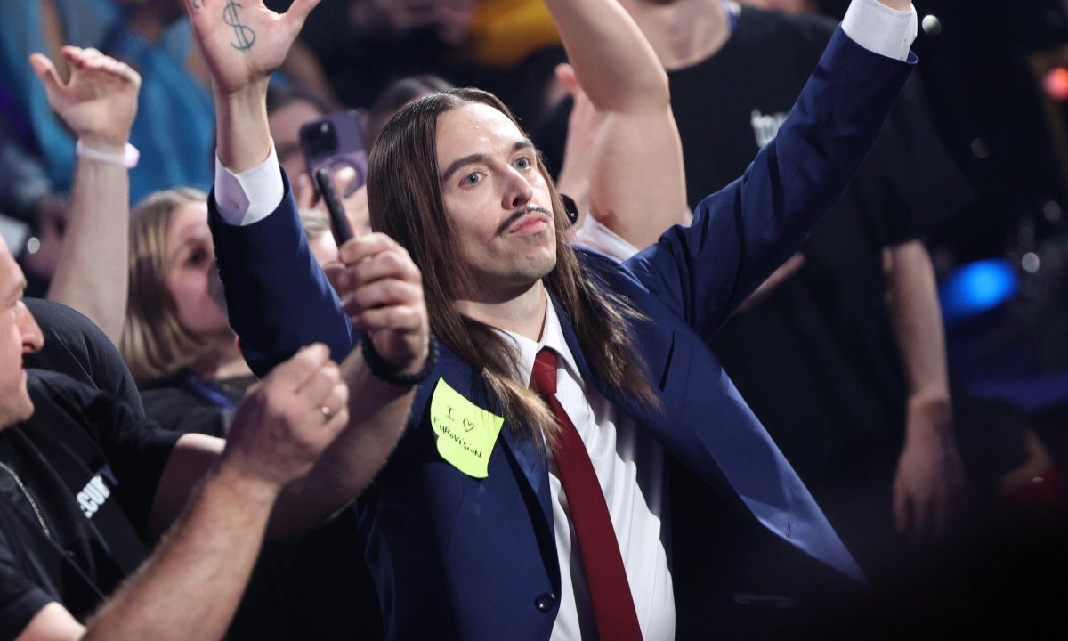 Πως θα ήταν το τραγούδι της Εσθονίας που ακούσαμε στη Eurovision στα ελληνικά; Έχει φανταστεί αυτή τη διασκευή; Την έκανε τραγούδι μια κοπέλα