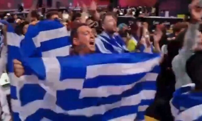 Χαμός με την Κλαυδία μετά τον τελικό της Eurovision! Οι Έλληνες πανηγυρίζουν και αποθεώνουν το κορίτσι που έκανε την Αστερομάτα εθνική υπόθεση.
Χαμός με την Κλαυδία μετά τον τελικό της Eurovision! Οι Έλληνες πανηγυρίζουν και αποθεώνουν το κορίτσι που έκανε την Αστερομάτα εθνική υπόθεση.