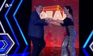 Θαναηλάκη να χορεύει σάλσα είδες; Καλό, πολύ καλό!