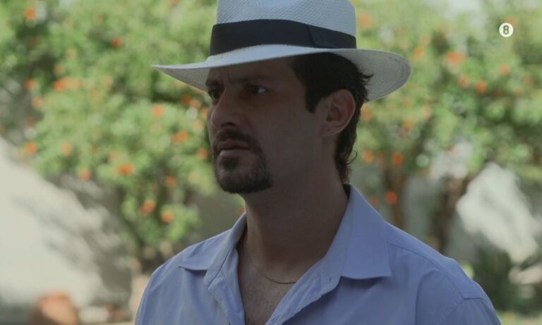 Το φινάλε του δεύτερου κύκλου της «Ηλέκτρας» γράφεται με αίμα, προδοσία και εκδίκηση. Οι ήρωες βρίσκονται αντιμέτωποι με την πιο σκοτεινή αλήθεια, και τίποτα δεν θα είναι ξανά όπως πριν.
