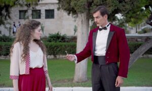 Grand Hotel: Ο Πέτρος μπαίνει στο δωμάτιο της Αλίκης να την σώσει με τον Ρήγα να είναι μέσα