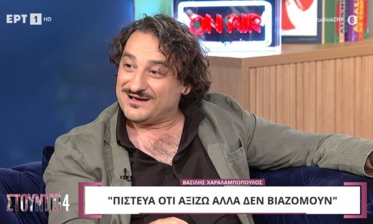 Μετά από έναν κύκλο επιτυχιών, ο Βασίλης Χαραλαμπόπουλος επιστρέφει στο σανίδι με έναν ρόλο γεμάτο τρυφερότητα, χιούμορ και αλήθεια. Ο Τρουφαλντίνο είναι η νέα του πρόταση...