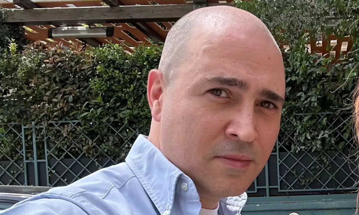 Κωνσταντίνος Μπογδάνος: Επιστρέφει στον OPEN ο γνωστός παρουσιαστής