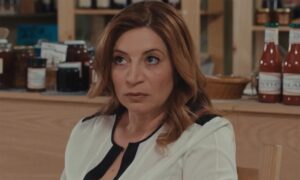 Η γη της ελιάς: Η Κούλα λέει στη Βασιλική πως την είδε στο ραντεβού με τον Στέφανο