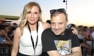Κατερίνα Καραβάτου & Χρήστος Φερεντίνος: Νέα Δημόσια Εμφάνιση στη Συναυλία της Μαρίνας Σάττι στην Πλατεία Νερού
