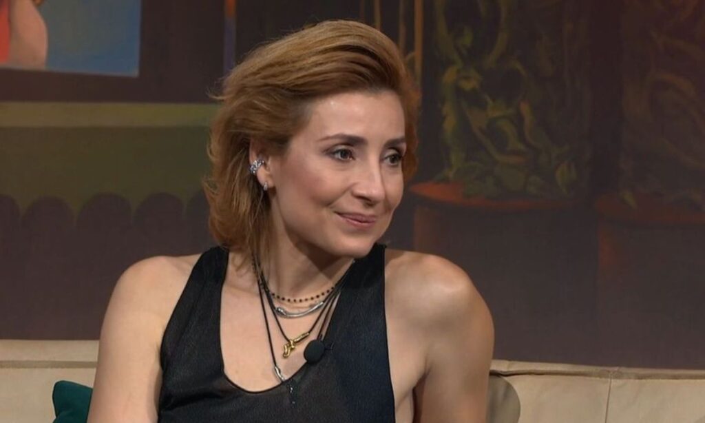 Η σειρά «Τρομεροί Γονείς» του Alpha φέρνει μια αλλιώτικη οικογενειακή κωμωδία με cast-έκπληξη και χαρακτήρες που... δεν έχουν φίλτρο!