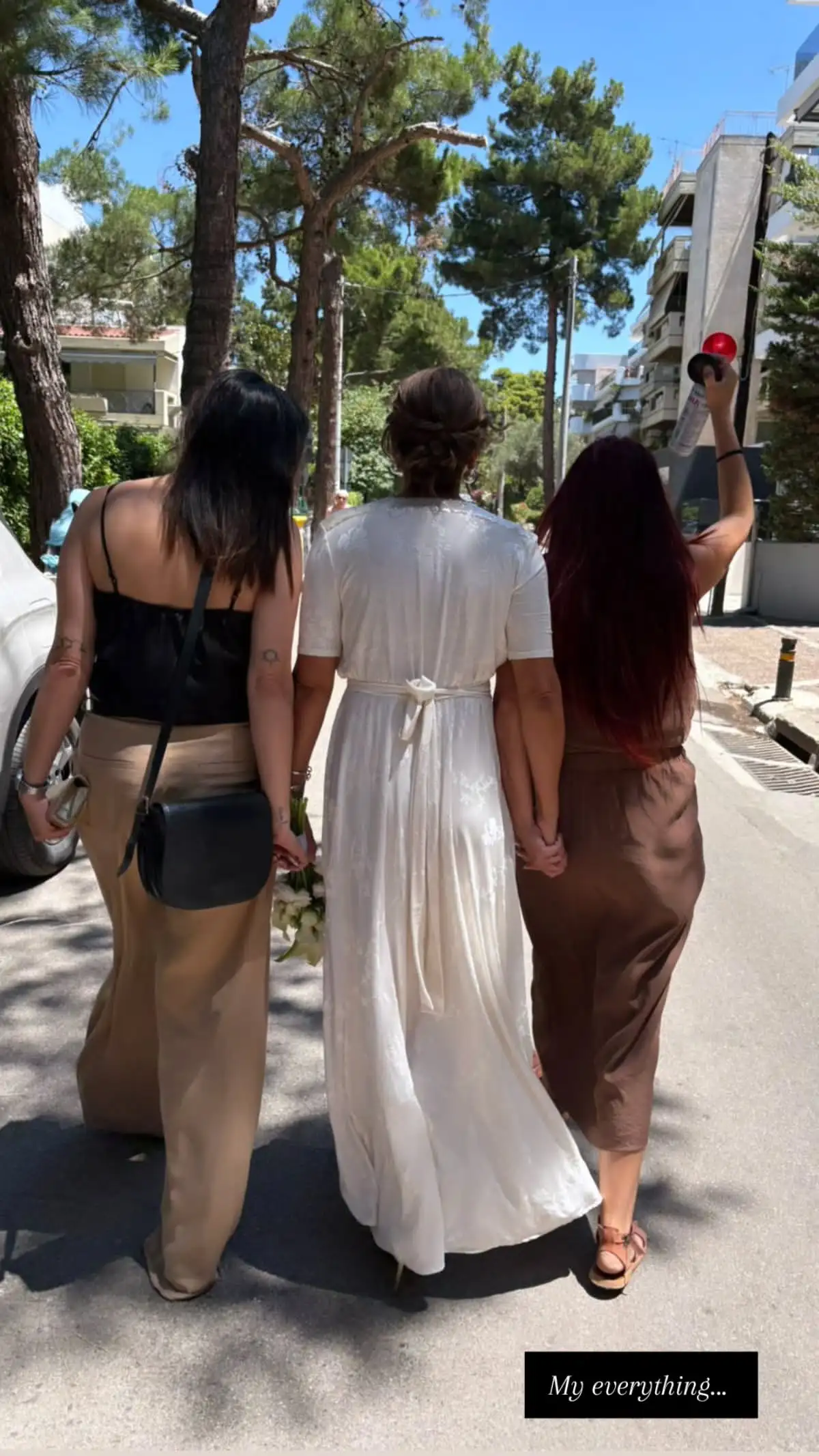 Η Χριστίνα Βραχάλη με τις φίλες της