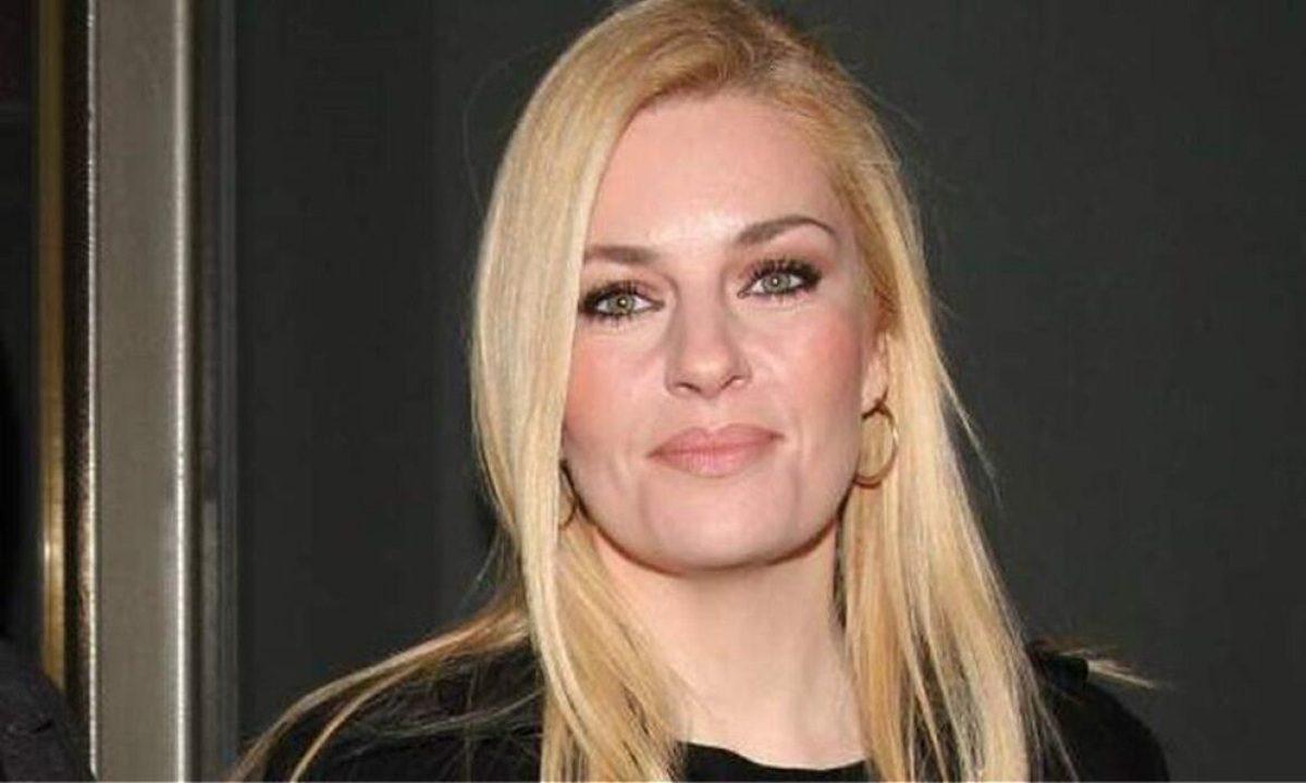 Να μ’αγαπάς: Παράτησε τα παιδιά της πριν 27 χρόνια και τώρα είναι αντιμέτωπη με τις πράξεις της!