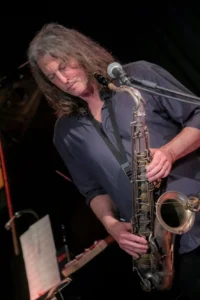 "Αναζητάω και καλλιεργώ το να είμαι ανοιχτός δέκτης ώστε η μουσική να μου μαθαίνει όλο και περισσότερα για την ίδια τη ζωή".