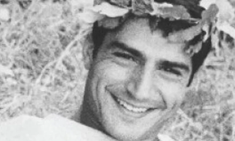 βιογραφία Δημήτρη Λιαντίνη