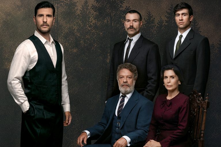 Η τηλεοπτική σεζόν μπαίνει στην πιο ενδιαφέρουσα φάση της και πλέον υπάρχει ημερομηνία για τη μεγάλη μάχη της μυθοπλασίας. ΑΝΤ1, Mega, Alpha και Star ετοιμάζονται για ταυτόχρονη εκκίνηση, την ώρα που ο ΣΚΑΪ σχεδιάζει να βγει πρώτος στον αέρα.